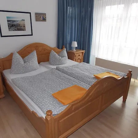 Aranka Остзебад Нинхаген